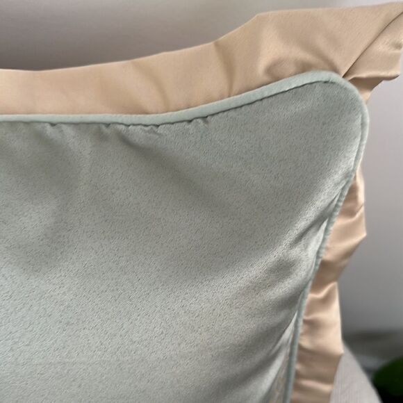 Waterford Fine Linens Pillow Shams (2) 20”x25” - Picture 3 of 6